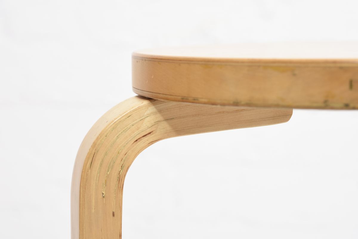 Aalto Alvar Stool 60 birch curly birch 02