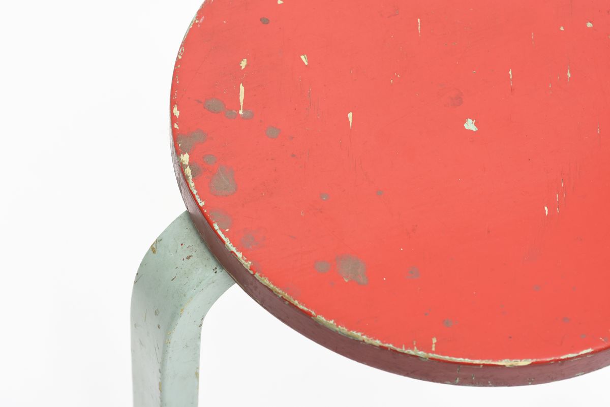 Aalto Alvar Stool 60 red x green 1 01