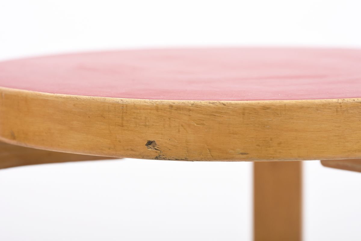 Aalto Alvar Stool 60 red rino 01