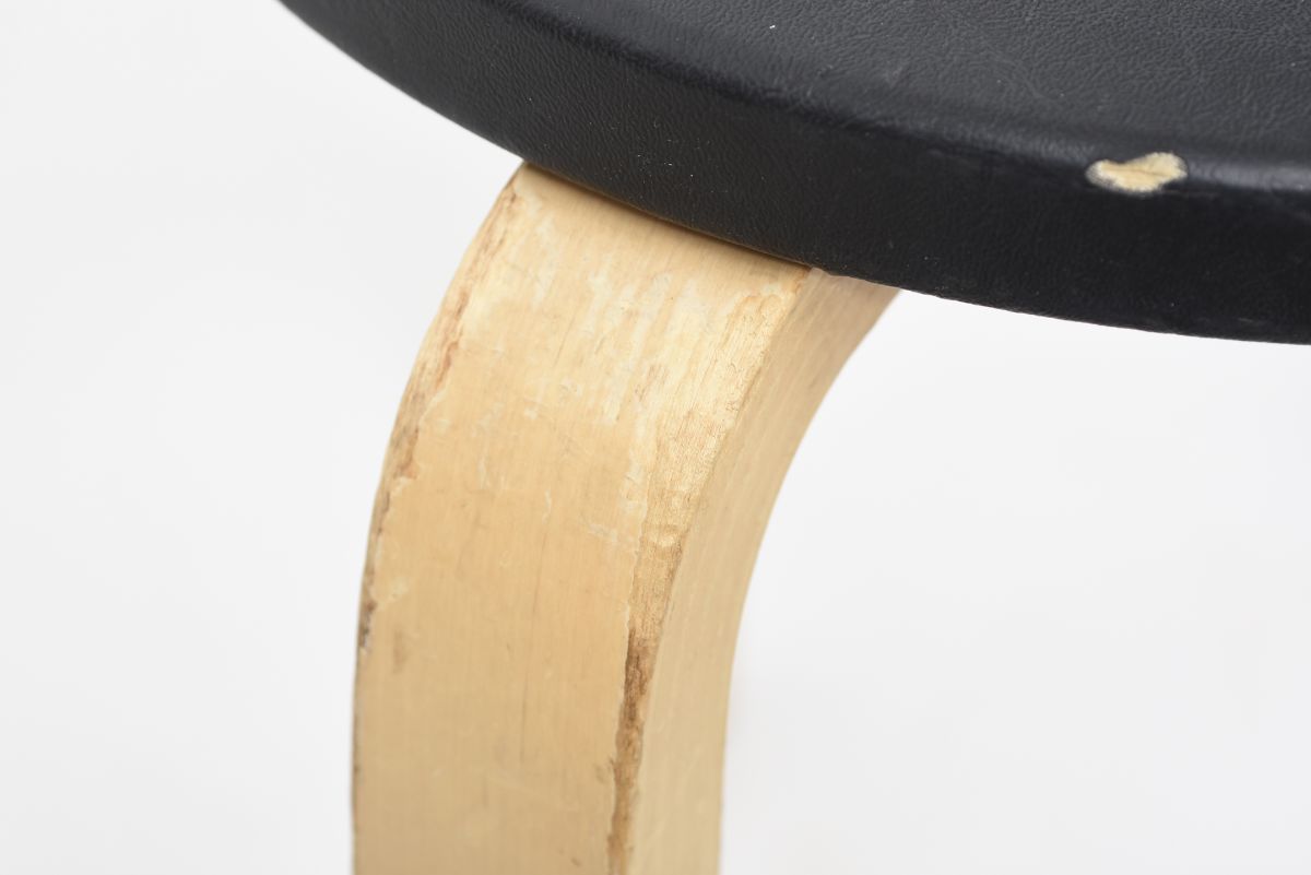 Aalto Alvar Stool60 Leather top 03