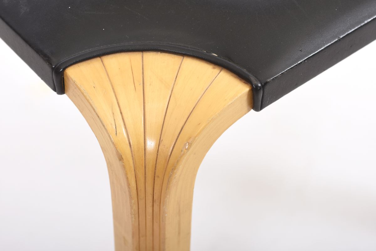 Aalto Alvar Stool X602 black leather pair 05
