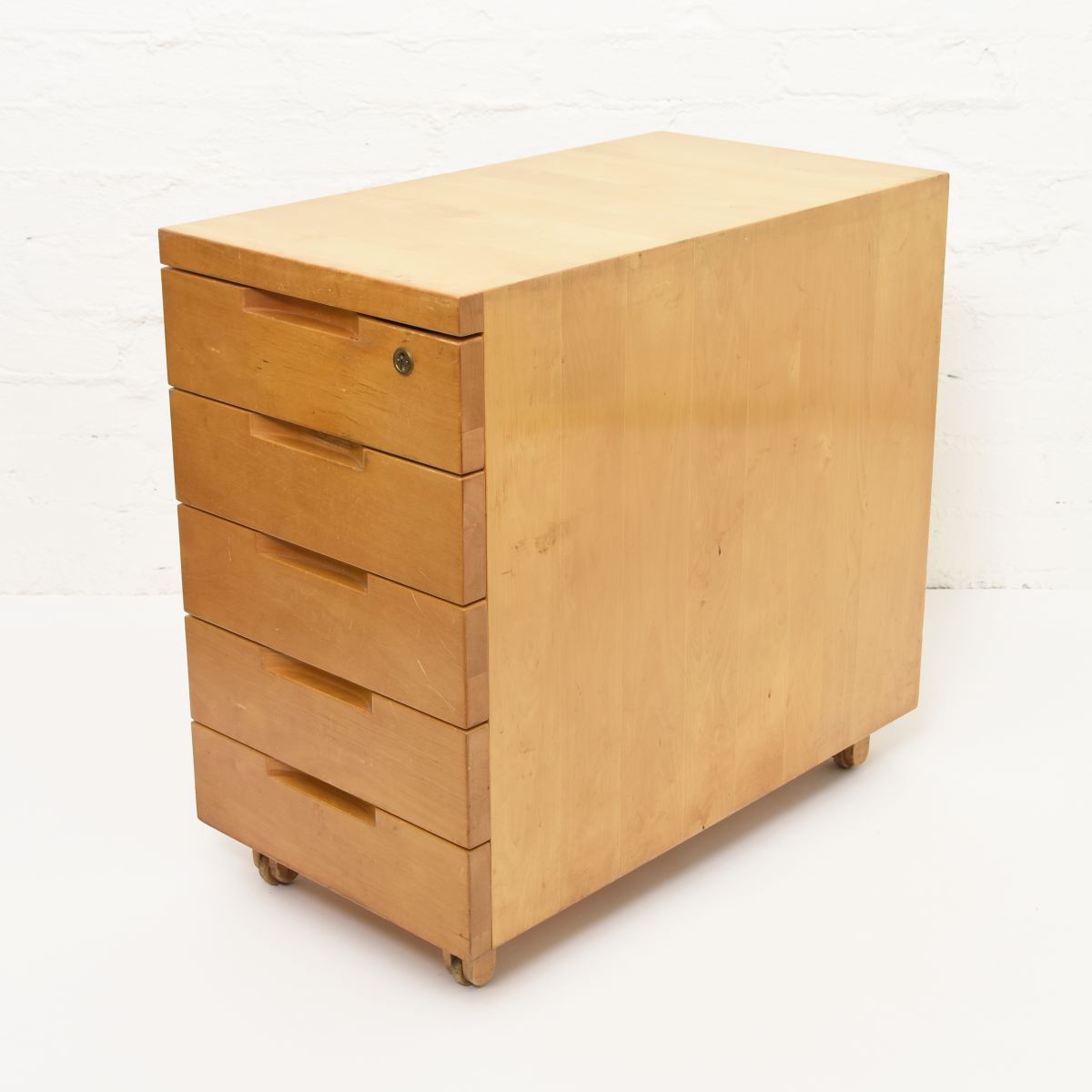 Aalto-Alvar-Wooden-Drawer-with-Lock