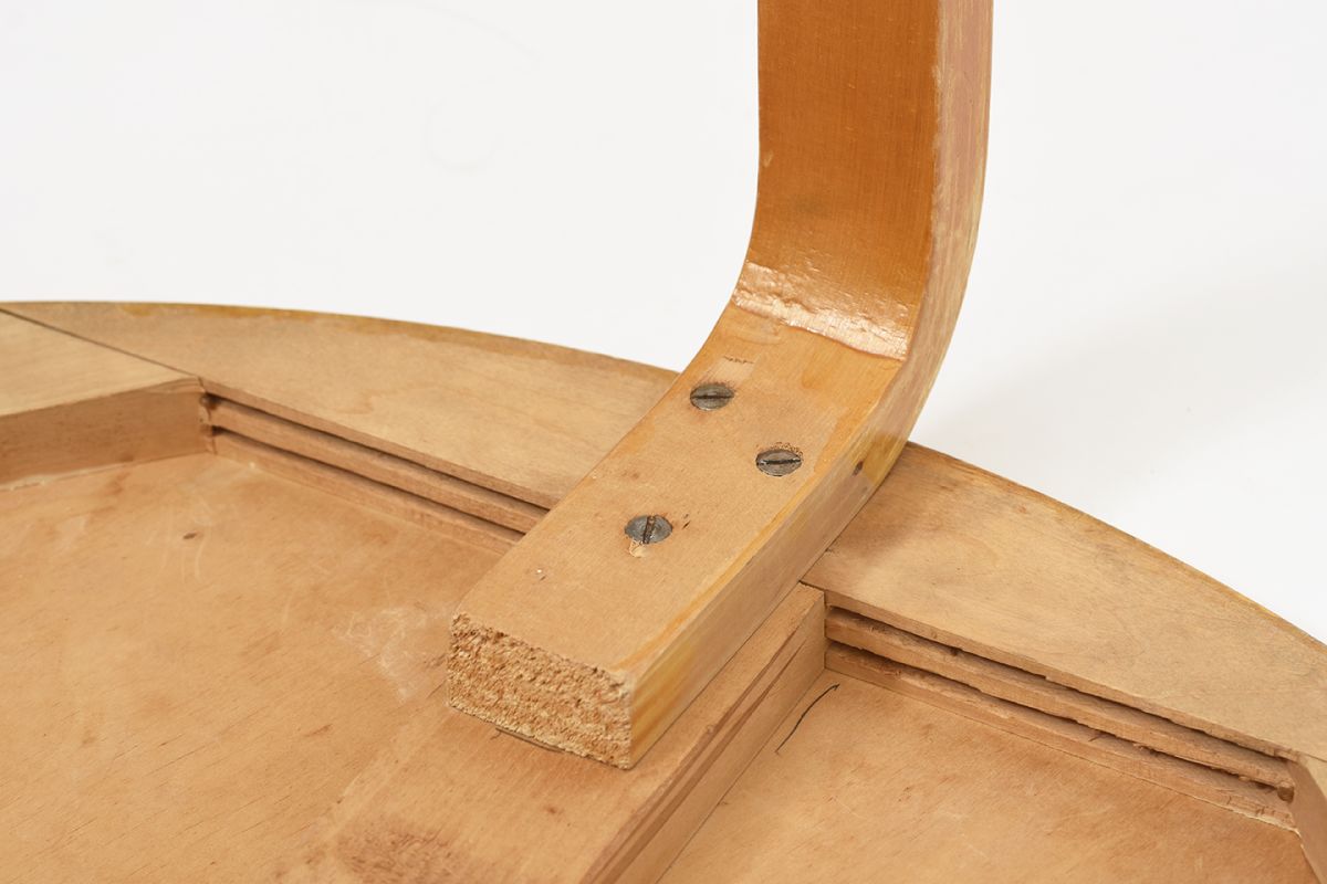 Aalto-Alvar-Club-Table-Birch_d72.5_detail9