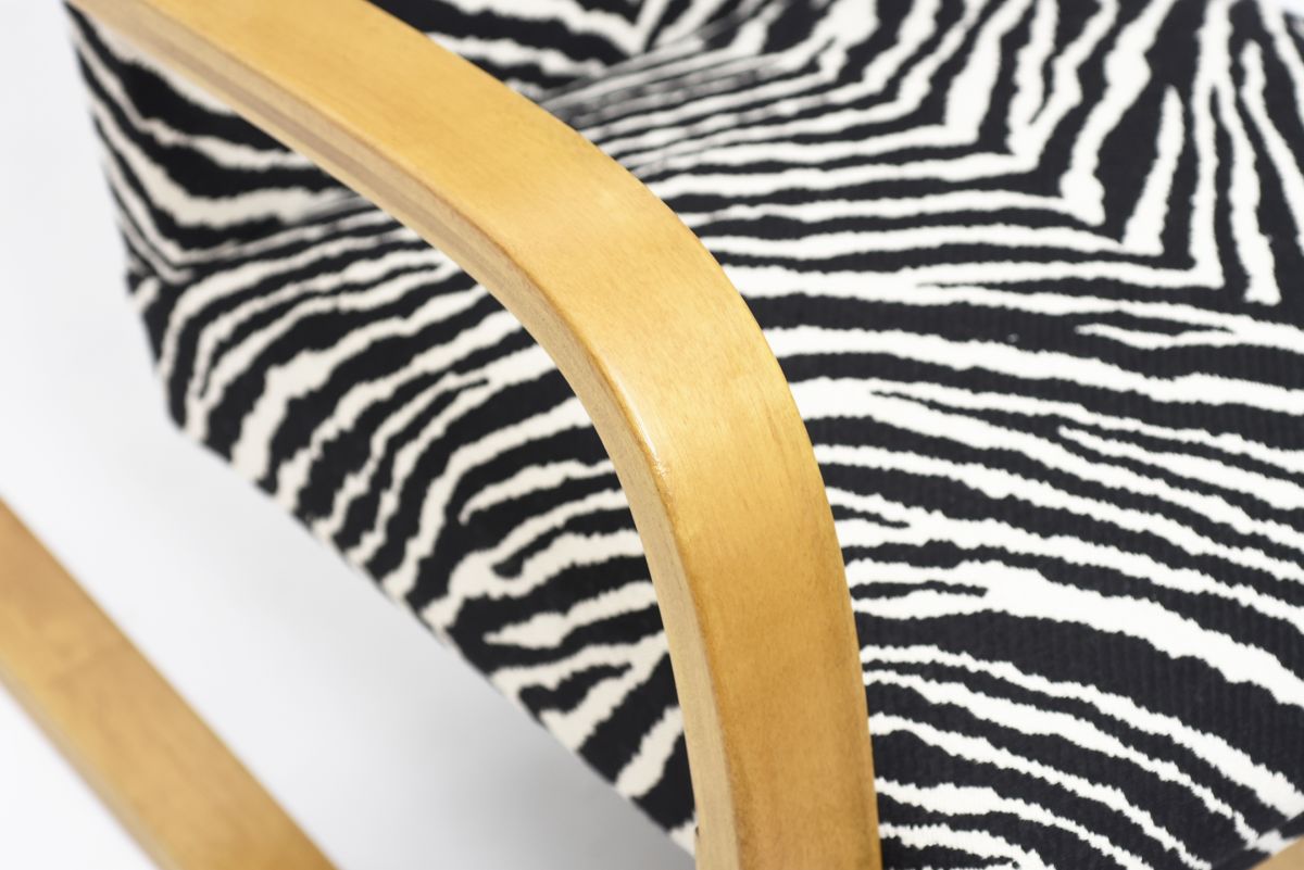 Aalto Alvar Armchair 401 zebra no ear 06