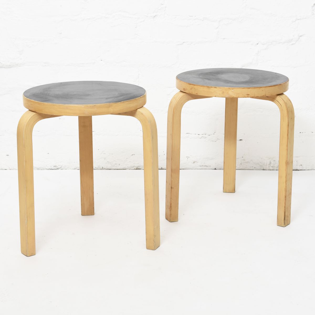 Aalto Alvar Stool 60 black linoleum 60s