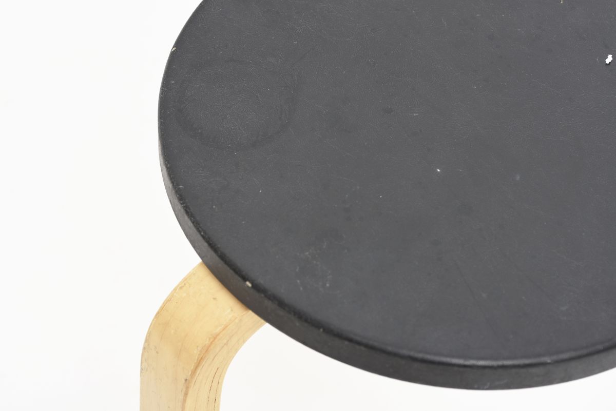 Aalto Alvar Stool60 Leather top 02