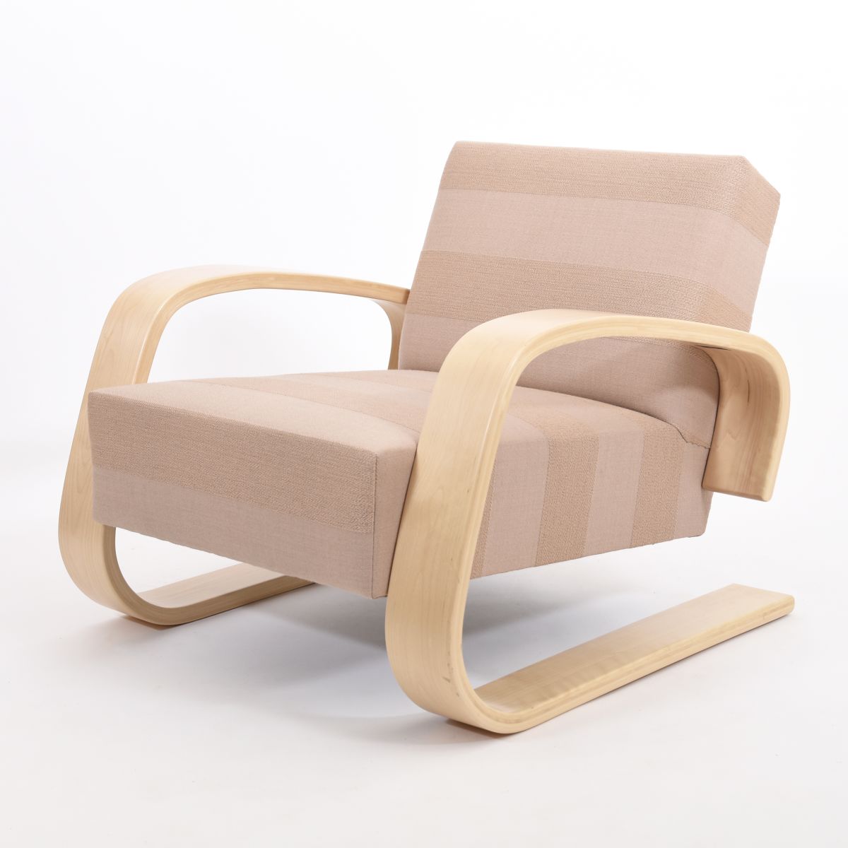 Aalto Alvar Armchair 400 Tank Kvadrat Raf Simons rosé powder