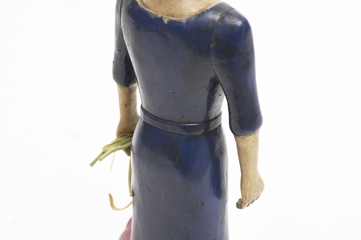 Anonymous-Wooden-Sclupture-Woman-With-Flower_detail4
