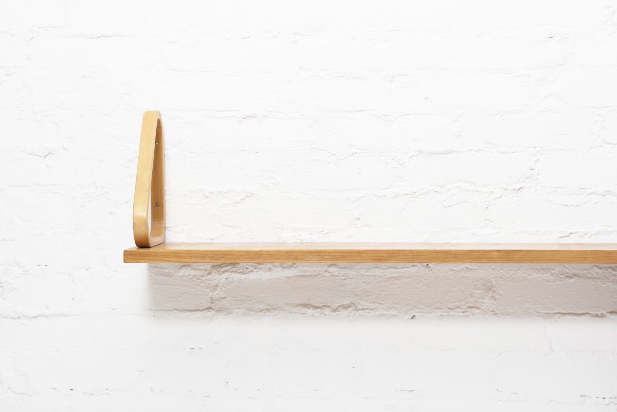 Anonymous DIY long shelf
