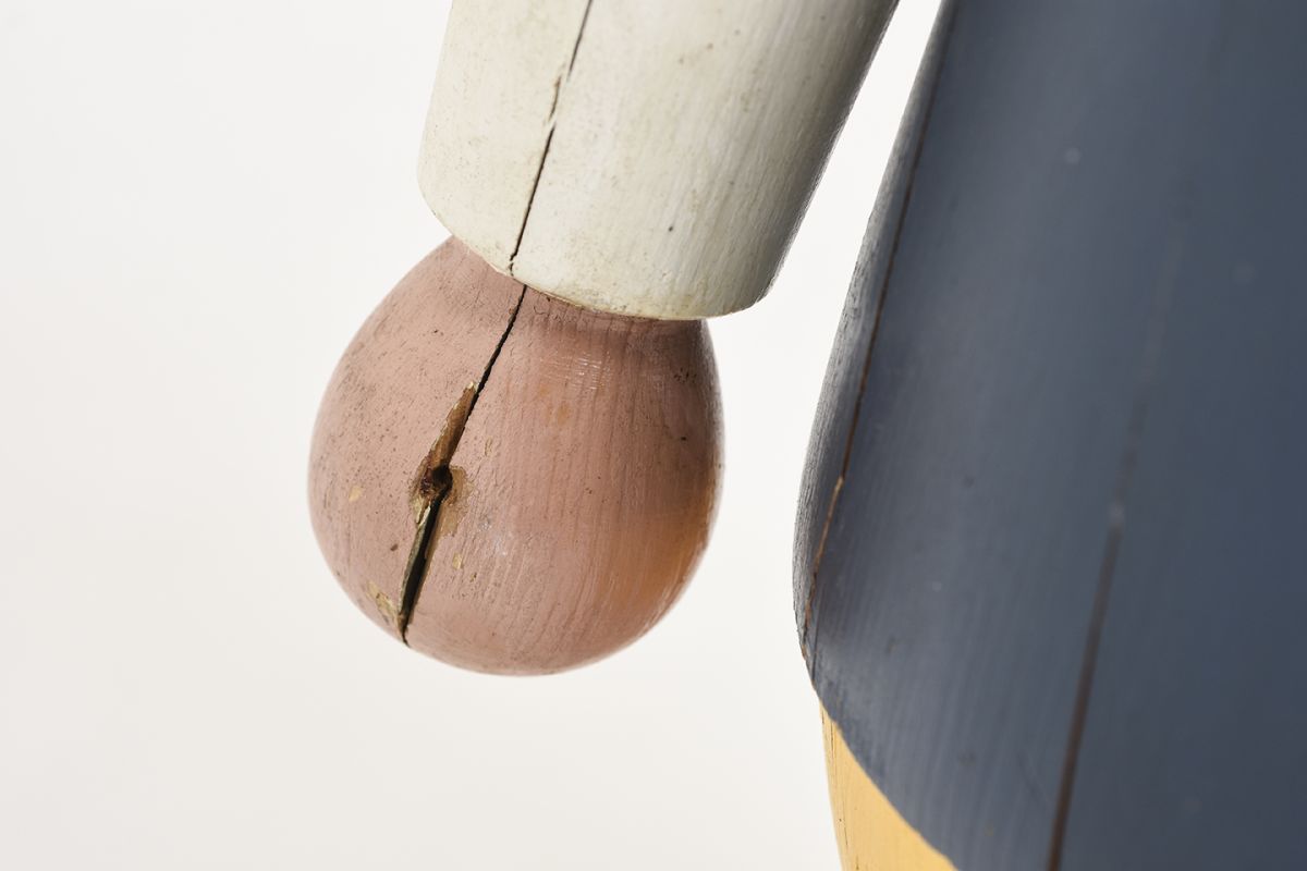 Anonymous-Wooden-Doll-With-Hat_detail8