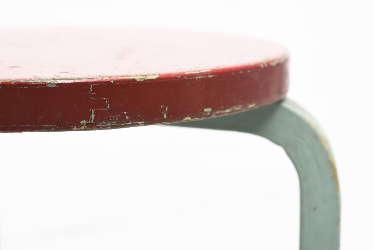 Aalto Alvar Stool 60 red x green 1 02
