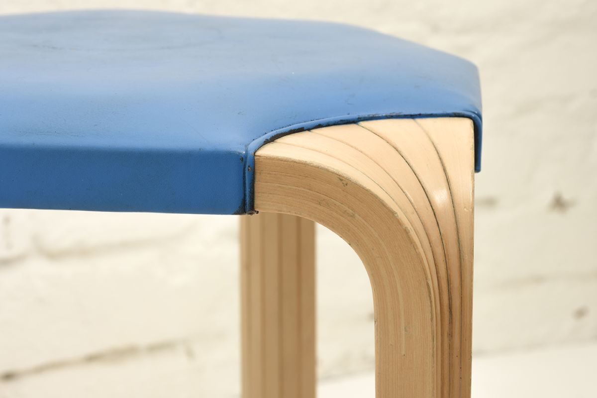 Aalto-Alvar-Stool X-602-Blue_detail3