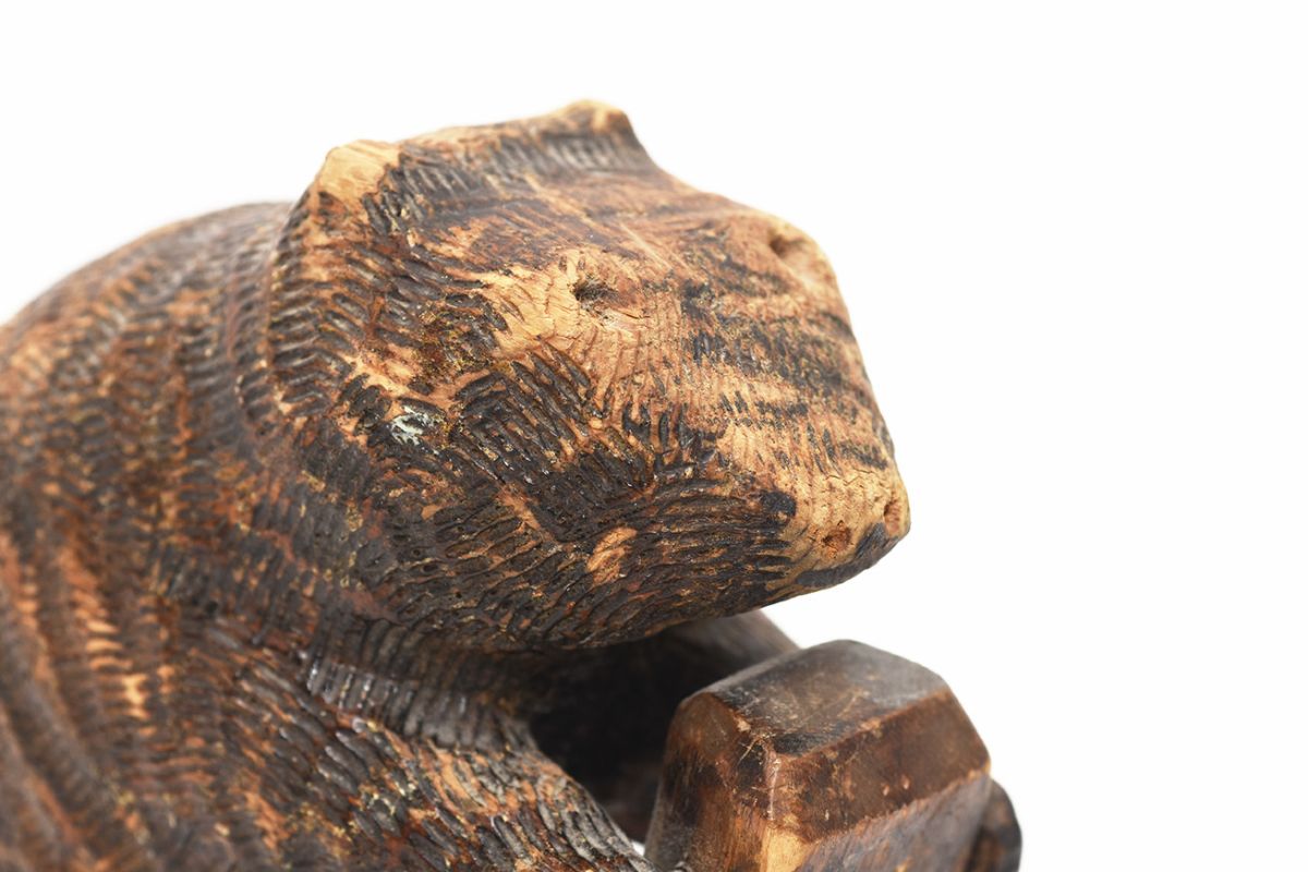 Folky-Wooden-Bear-details4