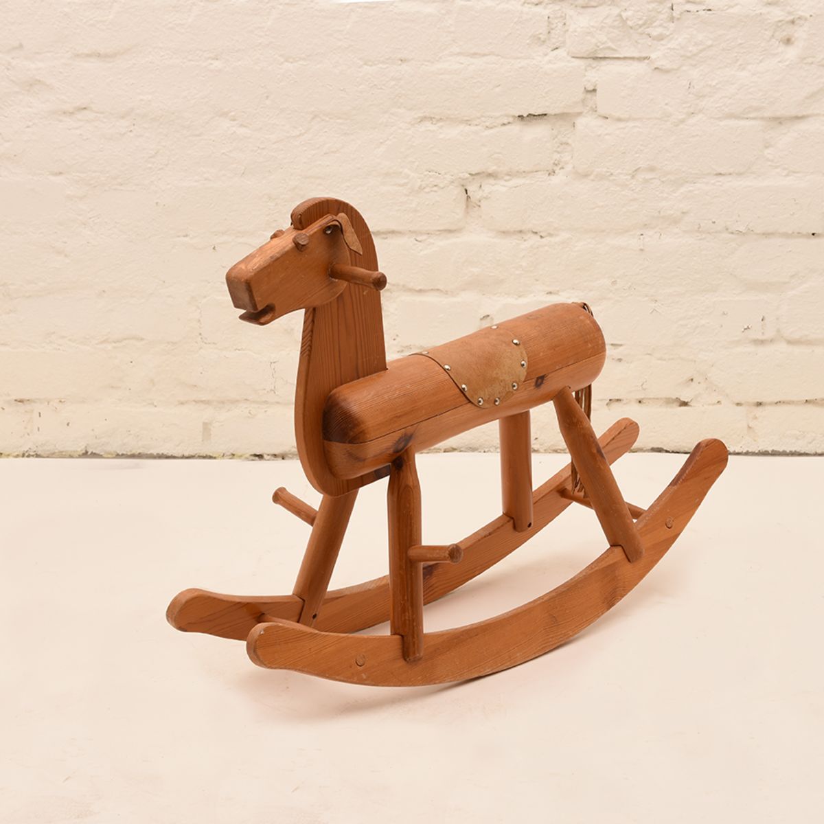 Ilmari-Tapiovaara_Rocking-Horse