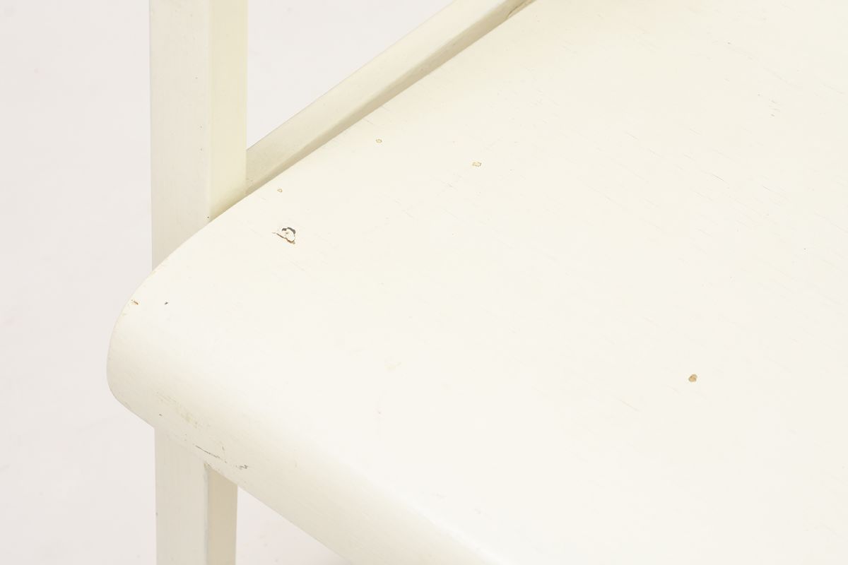 Aalto-Alvar-Hallway-Chair-White_detail12