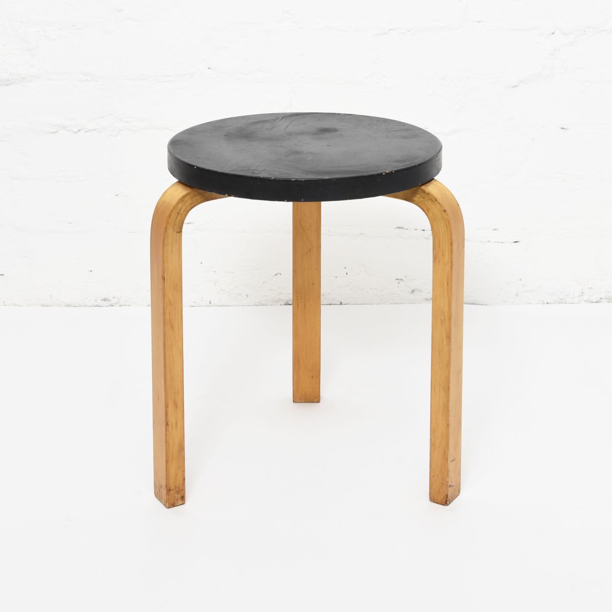 Aalto Alvar Stool60 black x birch 2 1930