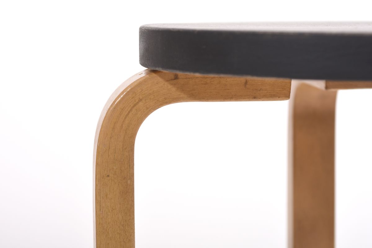 Aalto Alvar Stool E60 birch black seat 03