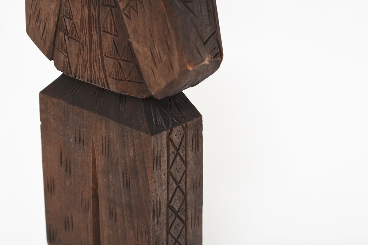 Folky Finnish Sculpture of a Man details10