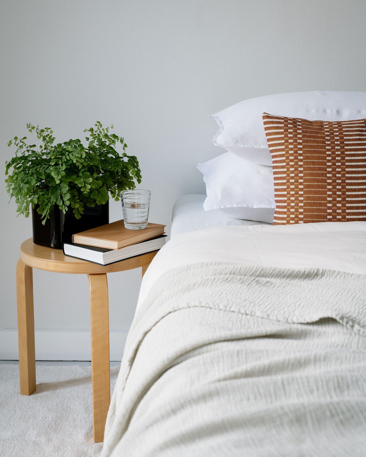 Winter2020_Sara_Karlsson_Artek-Stool-60-Riihitie-Pot_web