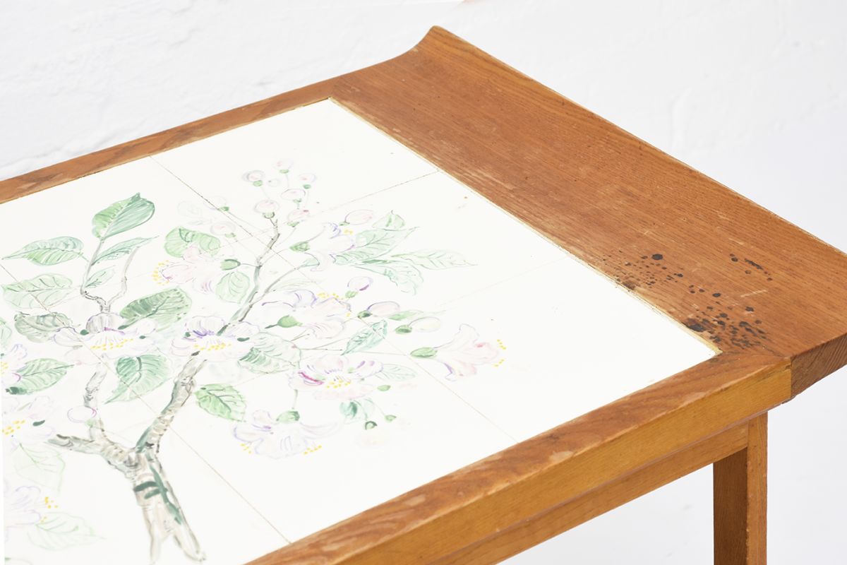 Anoynmous-Tea-Trolley-with-Flower-Paint_detail1