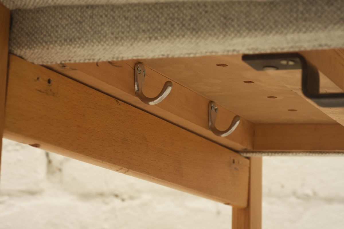 Aalto-Alvar_Finladia-Hall-Chair_Detail3