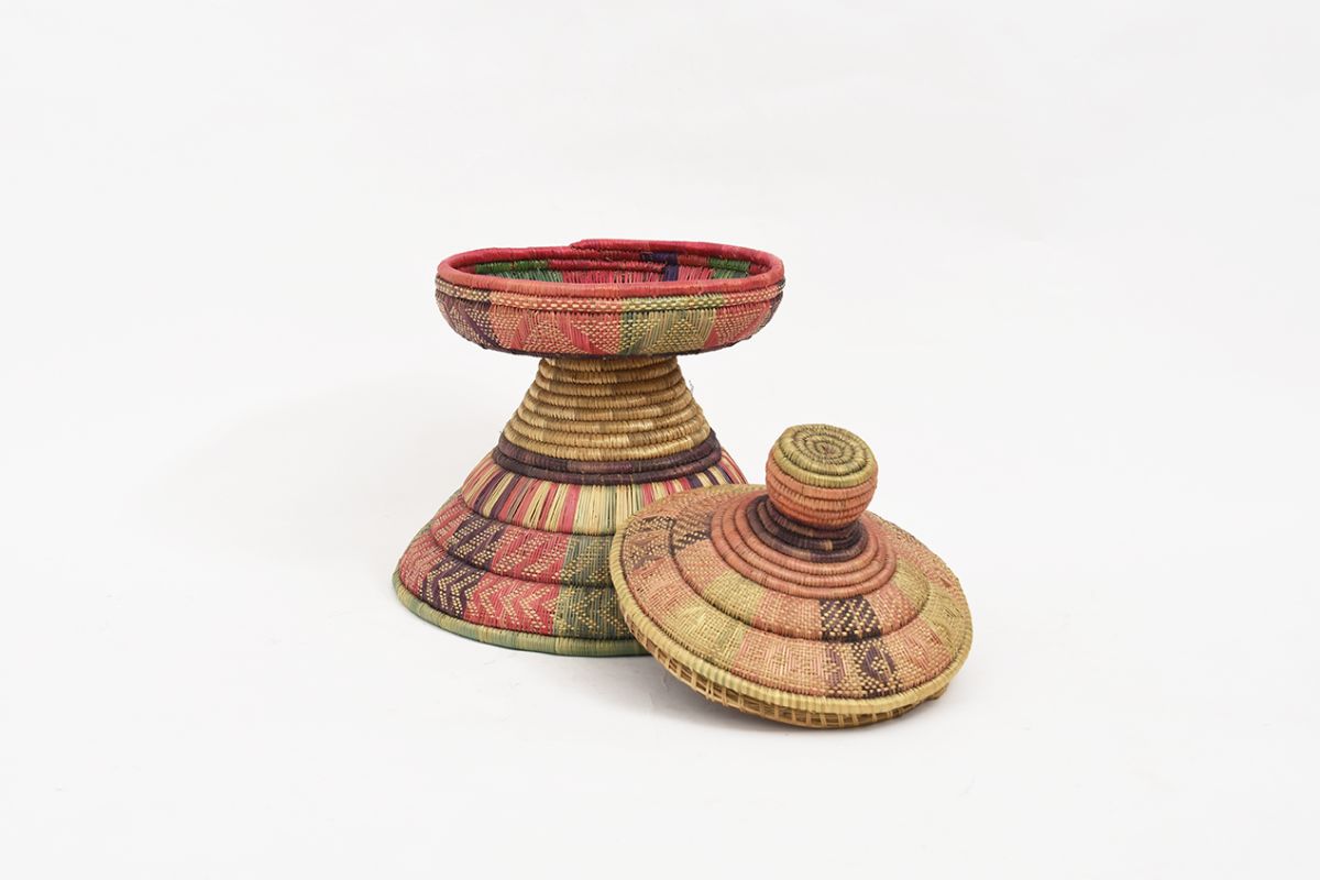 Anonymous-African-Colorful-Baskets_setail6