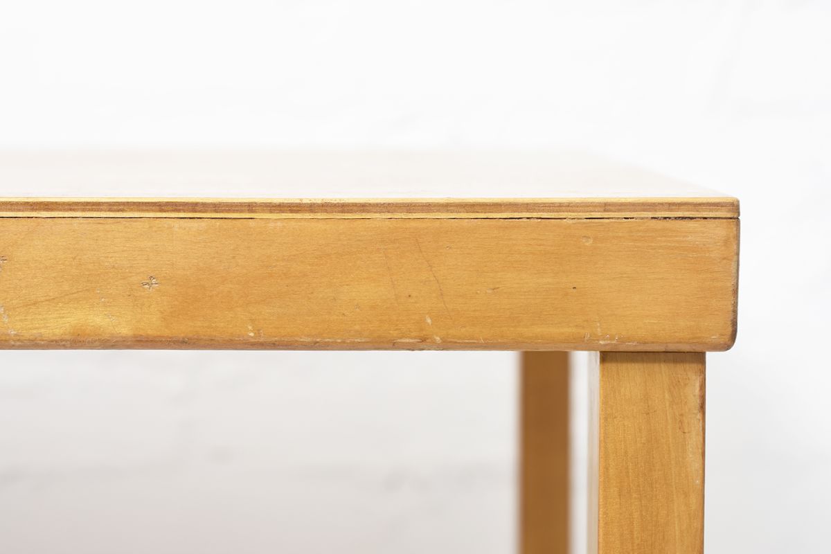 Aalto-Alvar-Ealry-Table-Wood_detail7