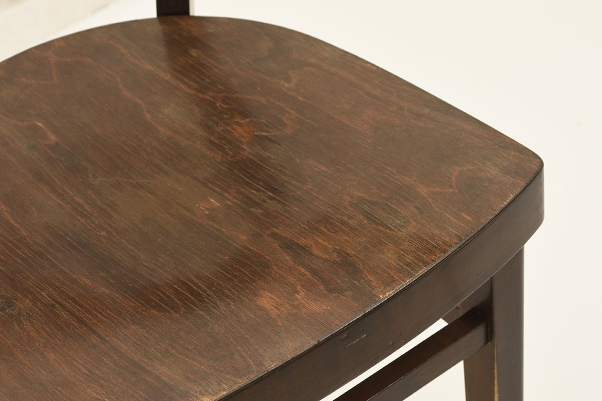 West-Werner-Hugging-Chair-Brown-dettail3