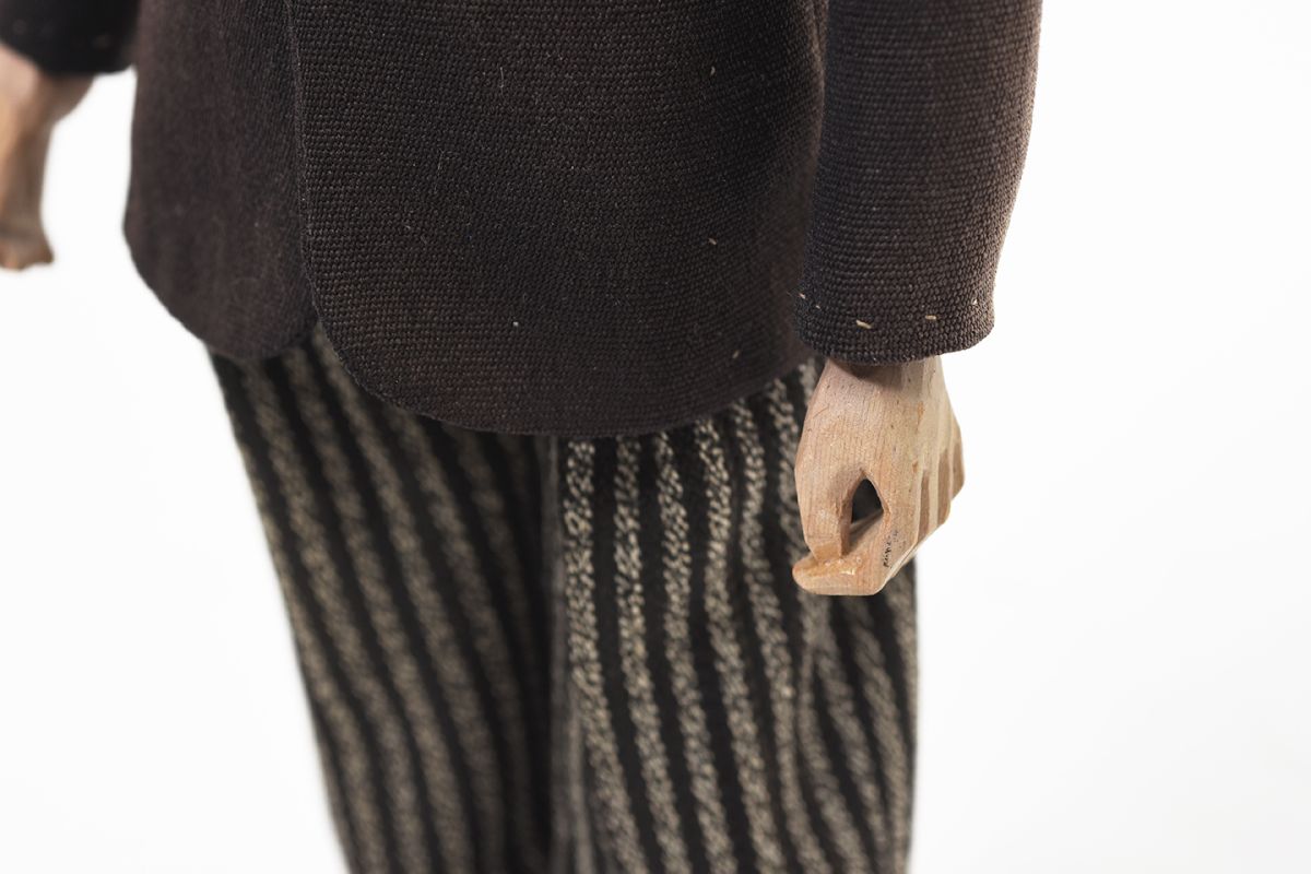 Wooden-Doll-1947_detail5