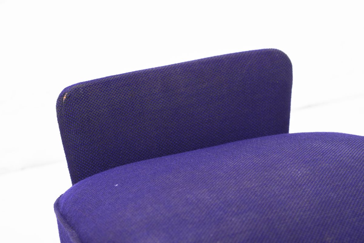Anonymous Kids desk and chair 09