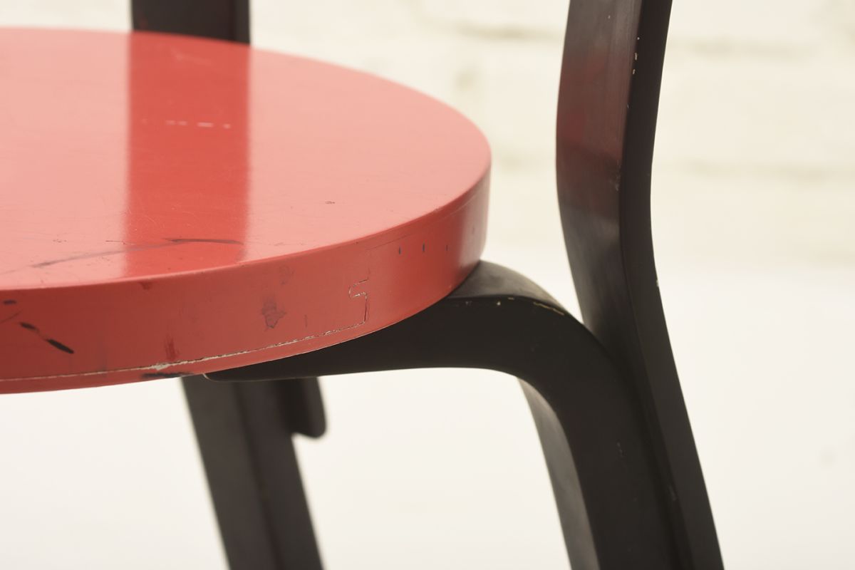 Aalto-Alvar-N65-black-red_detail3