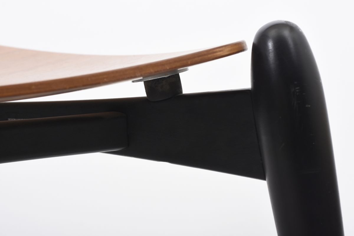 Tapiovaara Ilmari Tale stool 2011 04