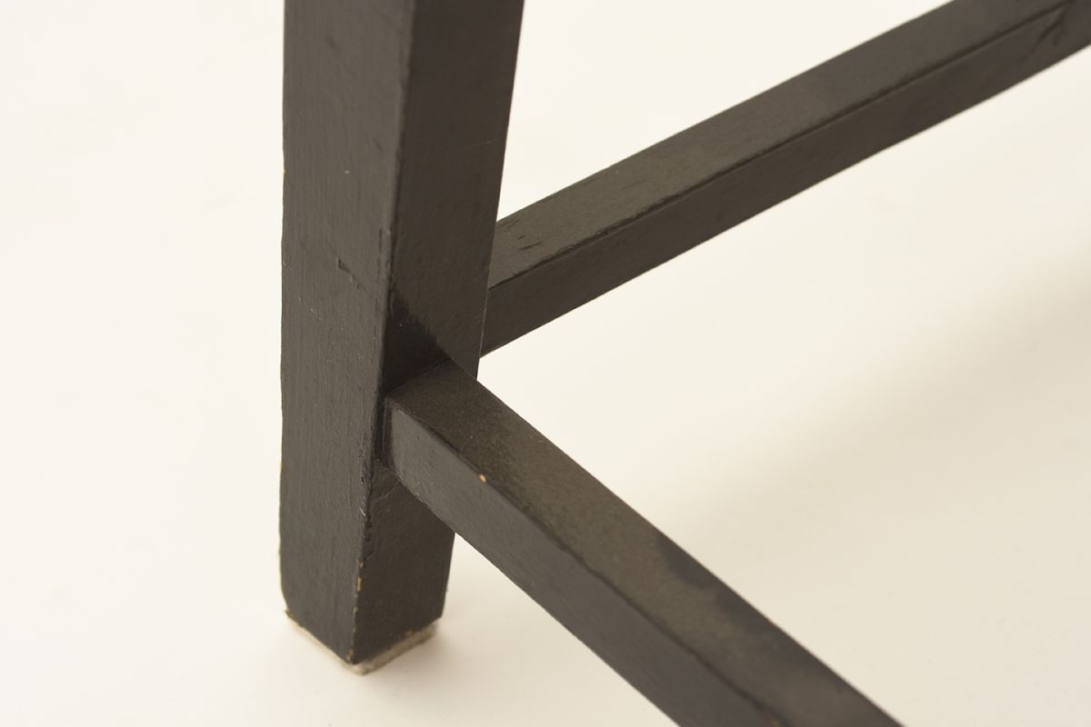 Toivonen-Eevert-Red-Chair_detai5