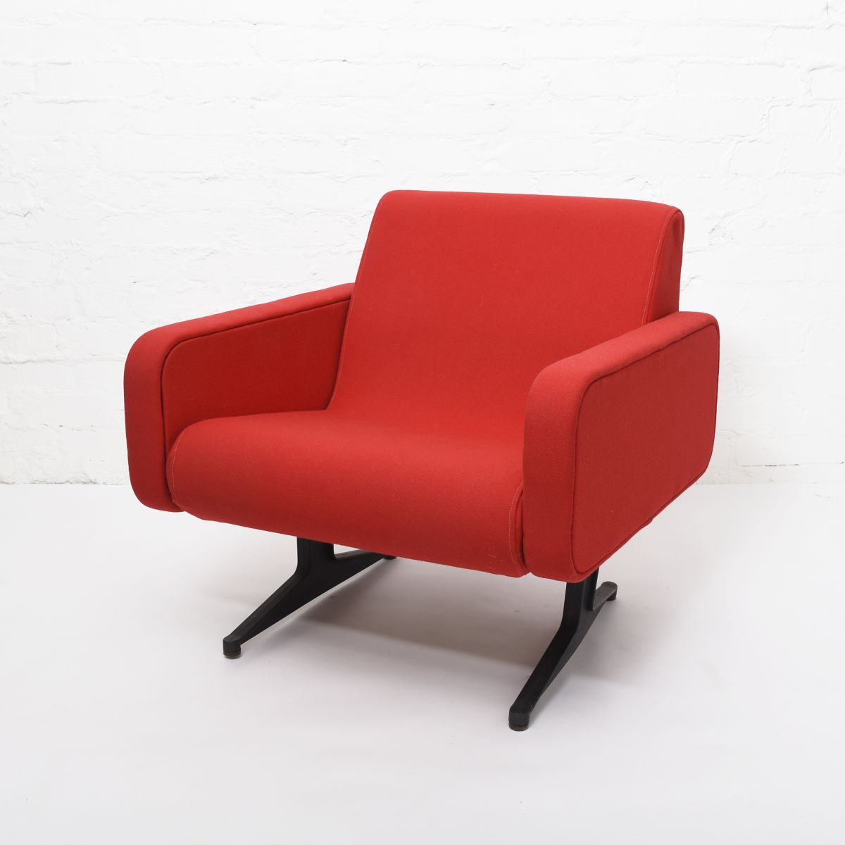 Kukkapuro Yrjö Armchair for Kouvola City Hall