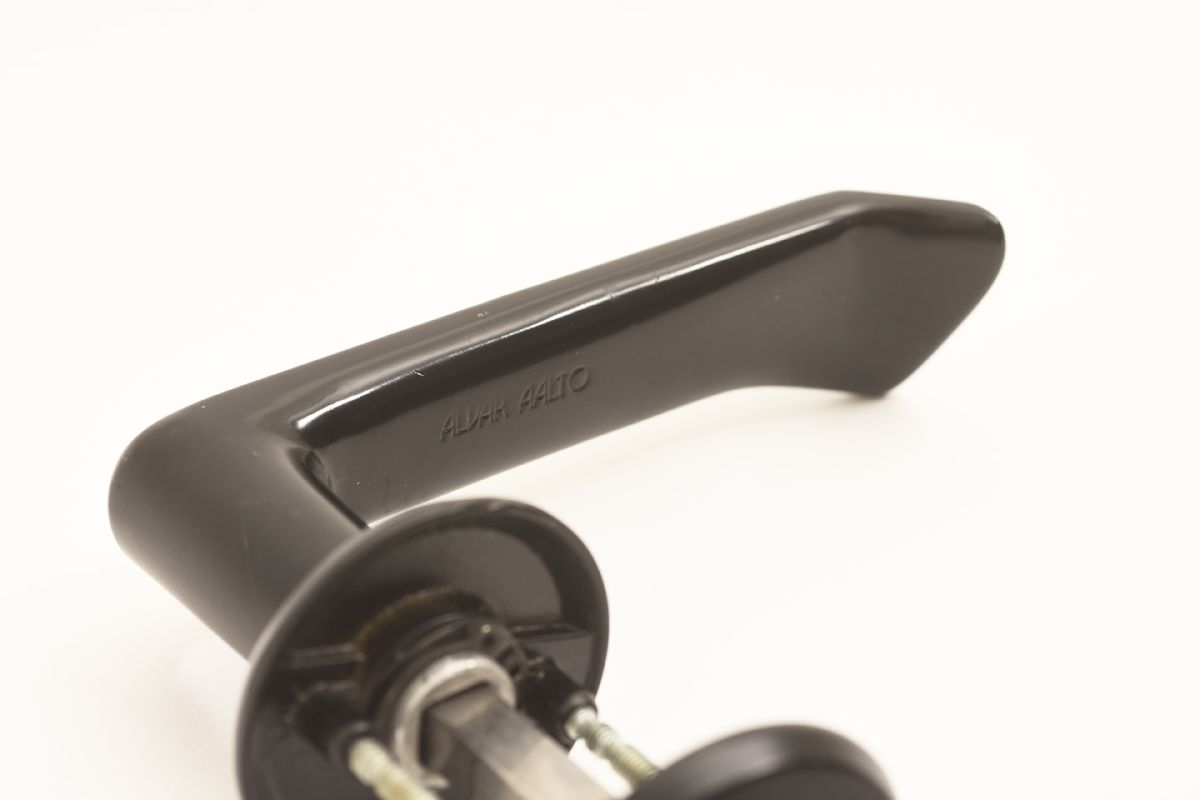 Aalto-Alvar-Door-Handle-smaller_detail4
