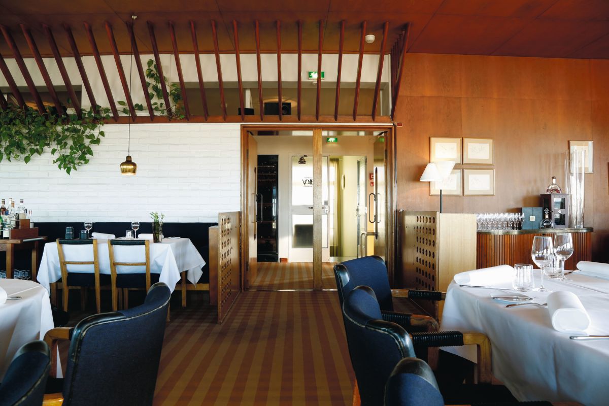 Artek-Golden-Bell-Restaurant-Savoy_0018