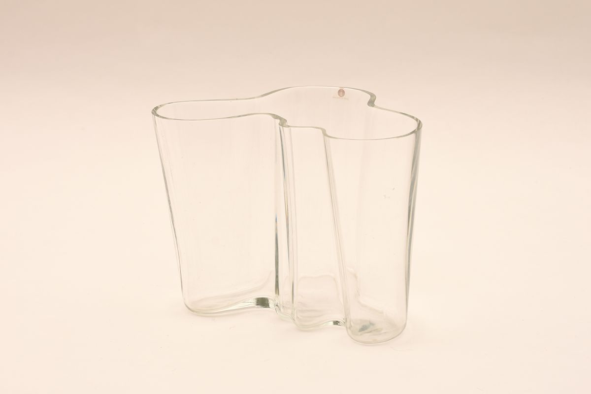 Alvar-Aalto_Savoy-Vase