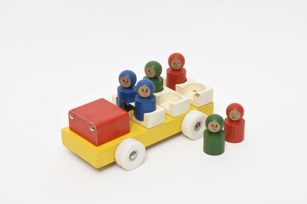 Toy-Car-With-Passengers