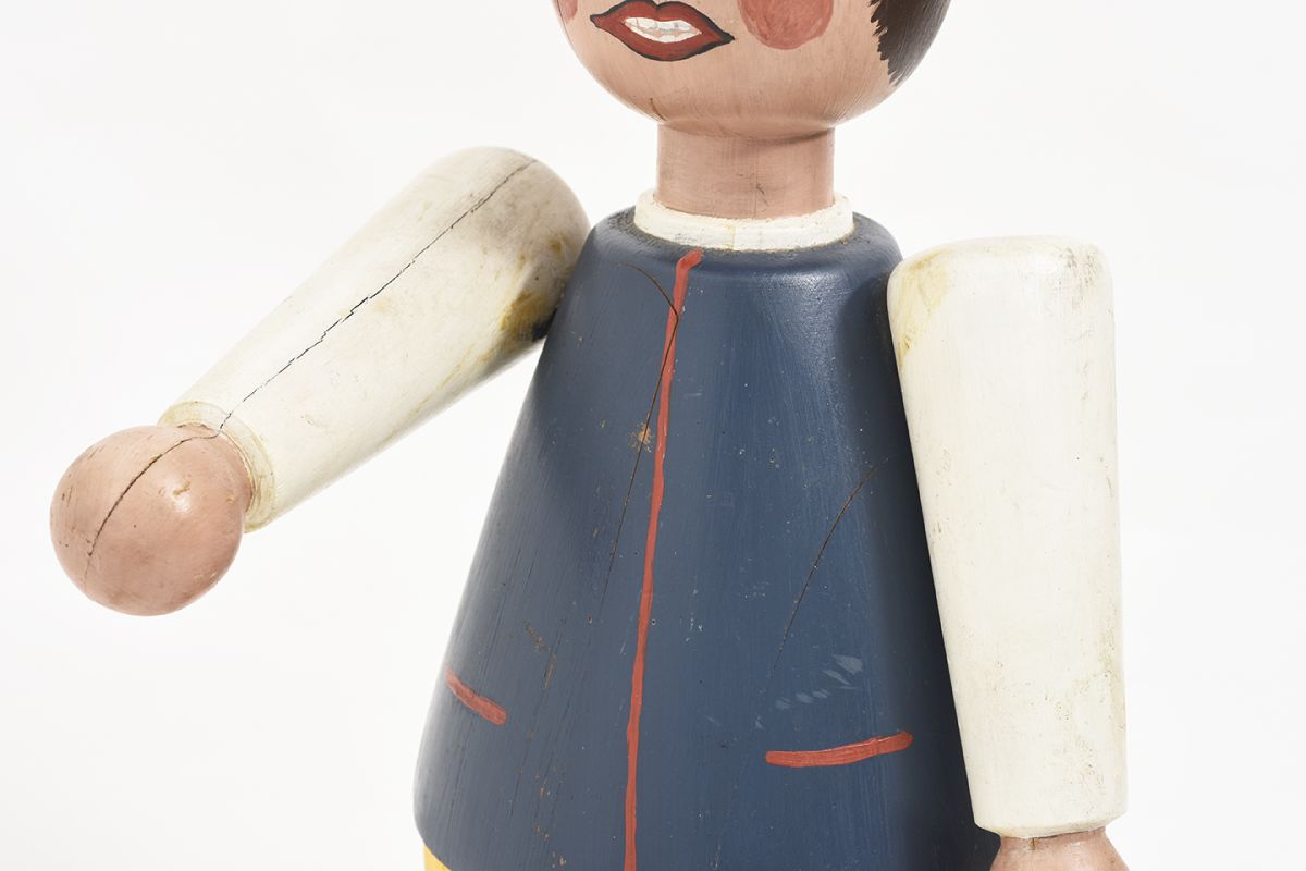 Anonymous-Wooden-Doll-With-Hat_detail4