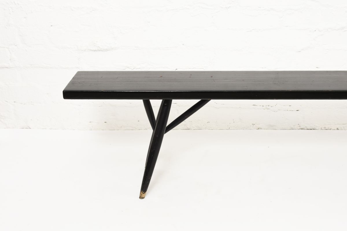 Tapiovaala-Ilmari-Pirkka-Bench-Black-180cm_close