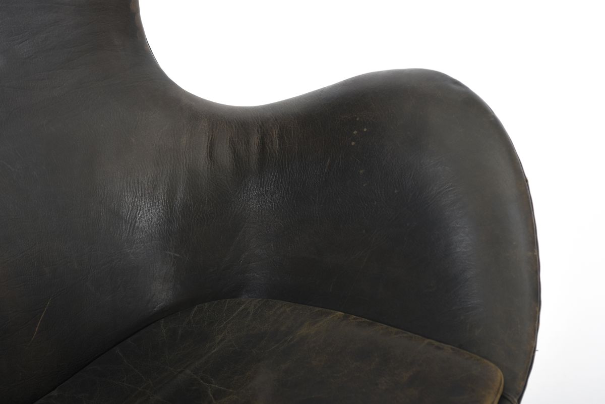 Jacobsen Arne Egg lounge chair leather 07