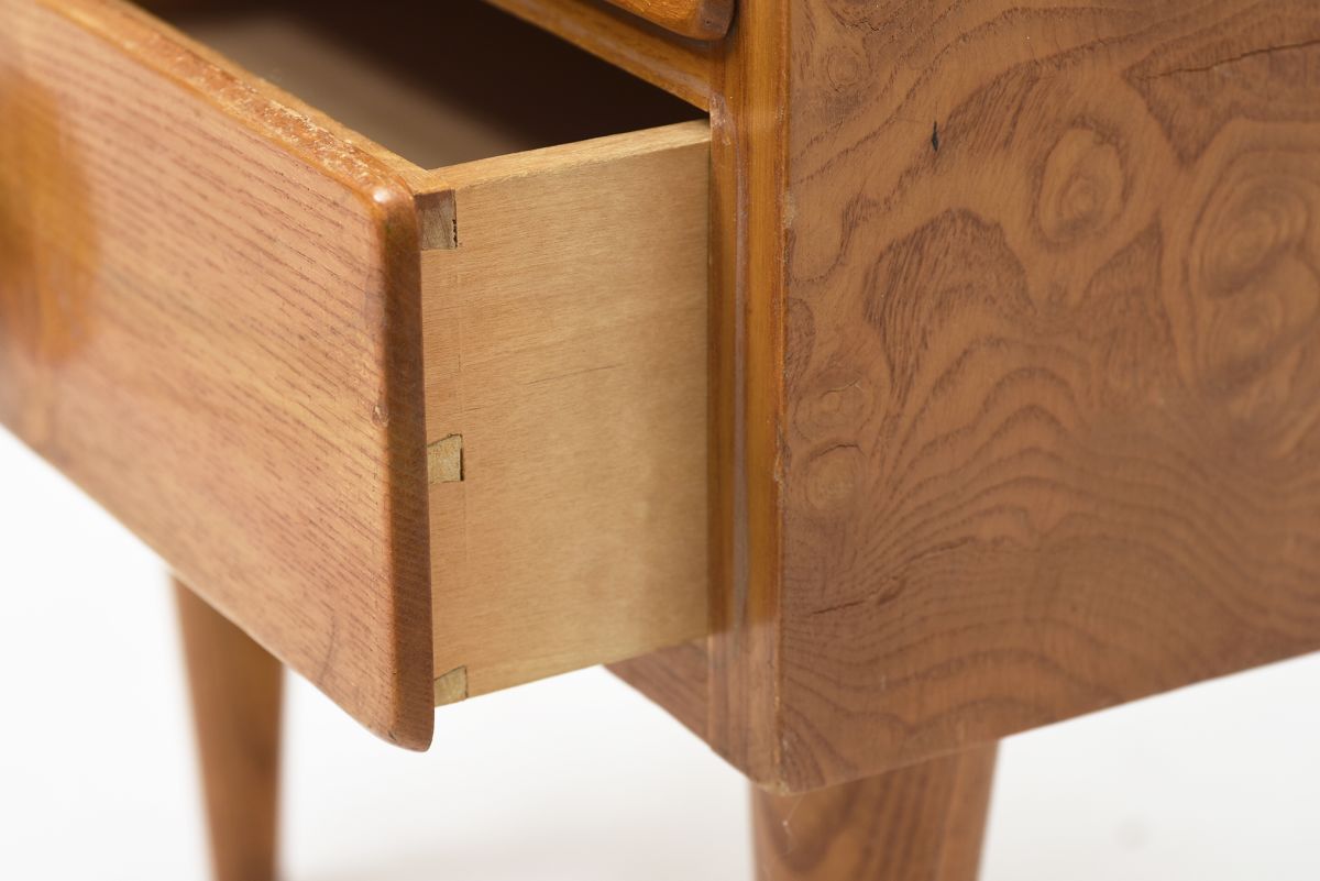 Anonymous Kids desk and chair 04
