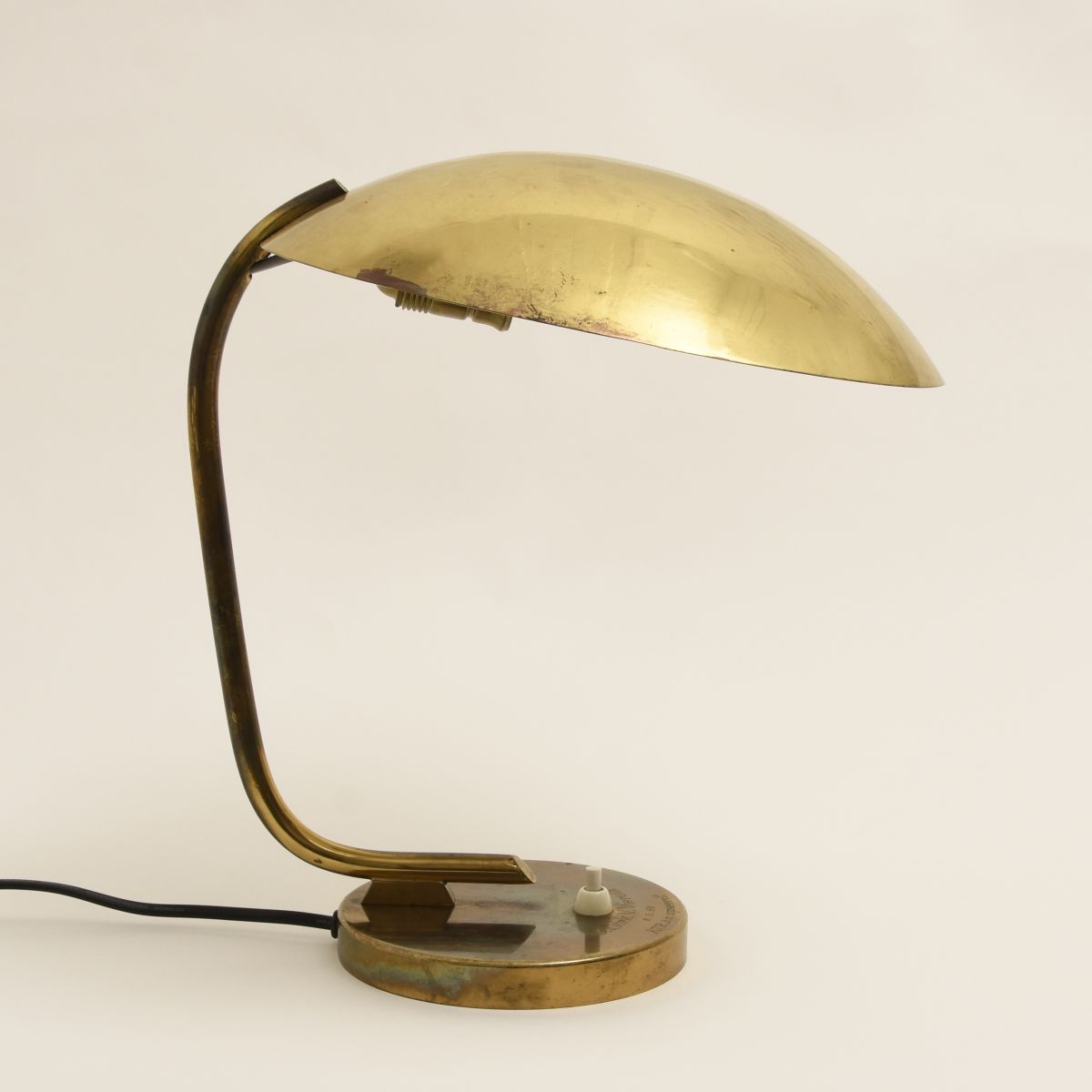 Table-Lamp_high_res