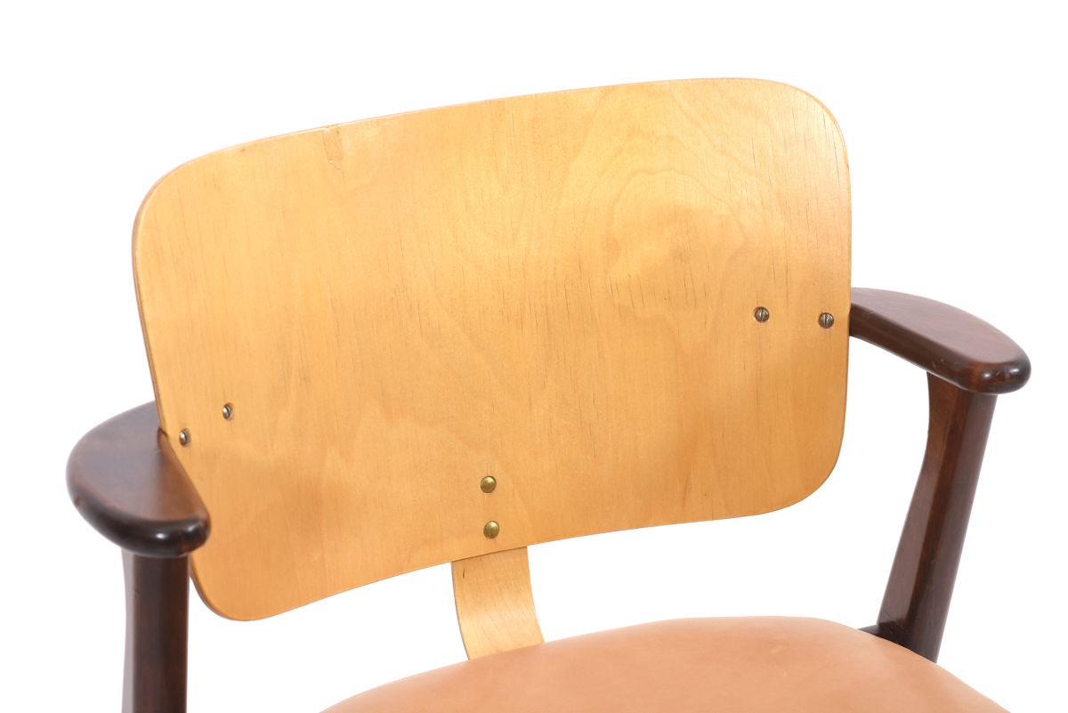 Tapiovaara Ilmari Domus chair leather seat 01