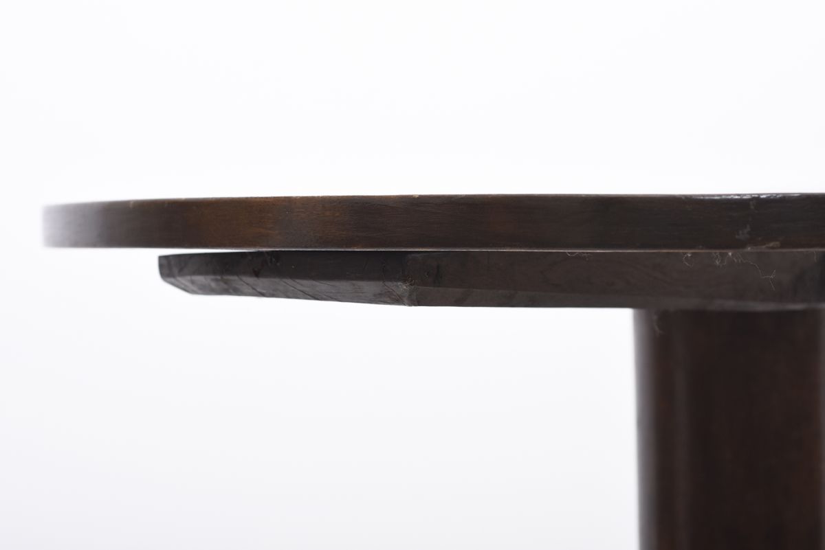 Anonymous round table stained 00