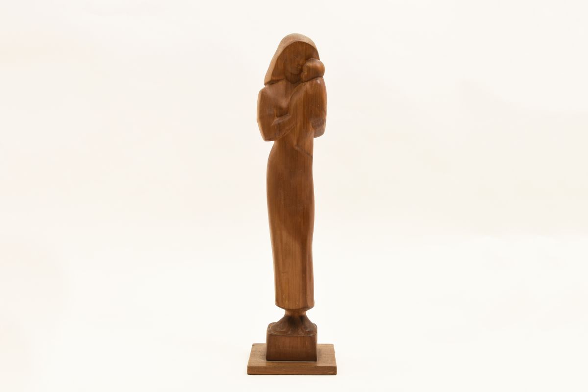 Wooden-Sculpture-Mother-and-Child