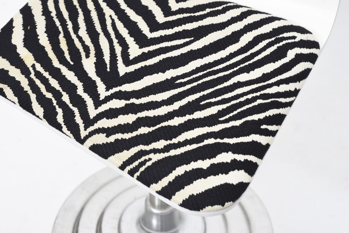 Kukkapuro Yrjö Vino chair zebra 06