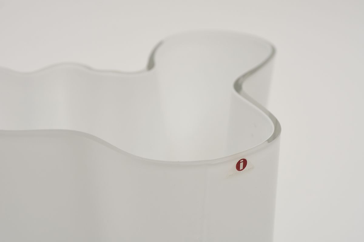 Aalto-Alvar-Savoy-Vase-Clear-White-16cm_detail5