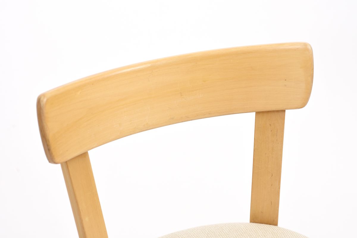 Aalto Alvar Chair 69 beige wool set 01
