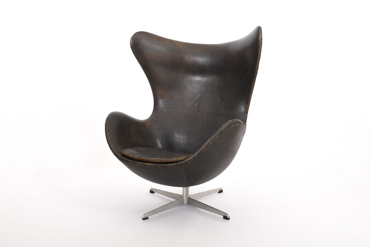 Jacobsen Arne Egg lounge chair leather